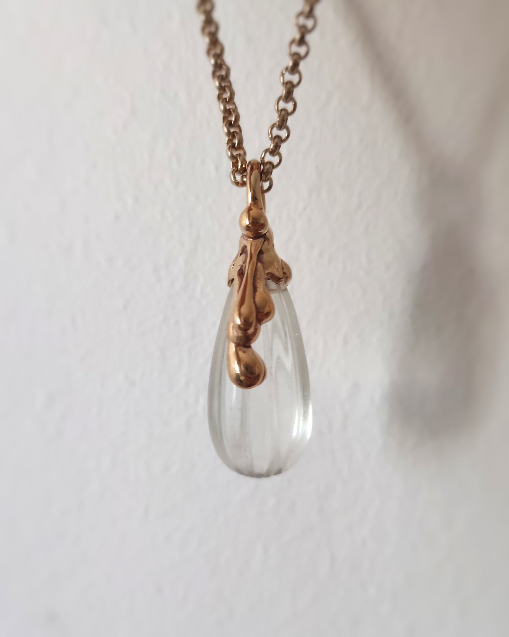 Ciondolo in bronzo e Quarzo bianco inciso